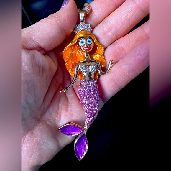 🧜🏼‍♀️ NWT! Rhinestone Mermaid  Necklace - Picture 6 of 6